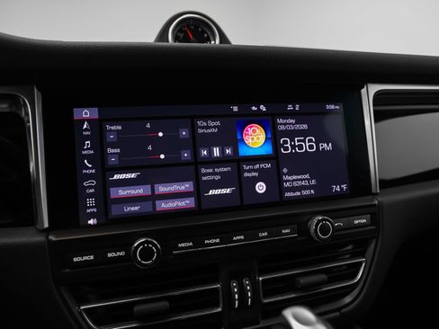Certified 2021 Porsche Macan AWD/4WD image 32