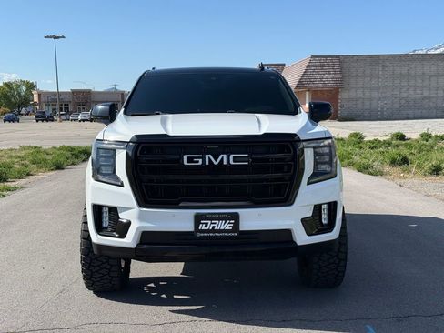 Used 2023 GMC Yukon SLT AWD/4WD image 7