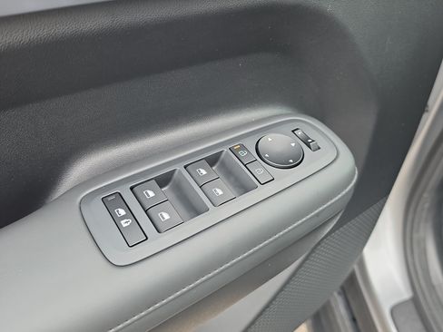Used 2025 Hyundai Santa Fe SEL FWD image 21