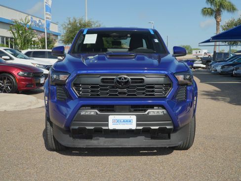 Used 2025 Toyota Tacoma TRD Sport RWD image 2