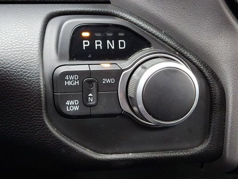 Used 2024 RAM 2500 Big Horn w/ Sport Appearance Package AWD/4WD image 14