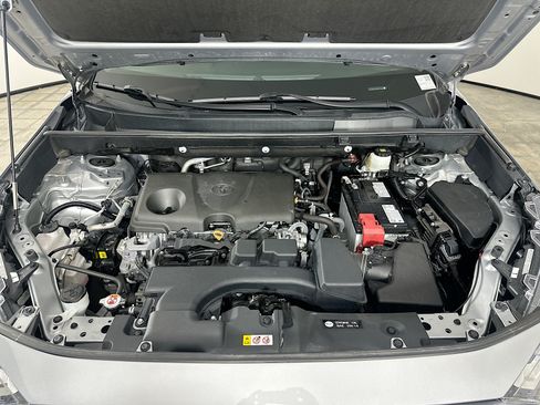 Used 2025 Toyota RAV4 XLE FWD image 32