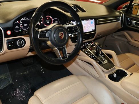 Used 2020 Porsche Cayenne Turbo AWD/4WD image 74