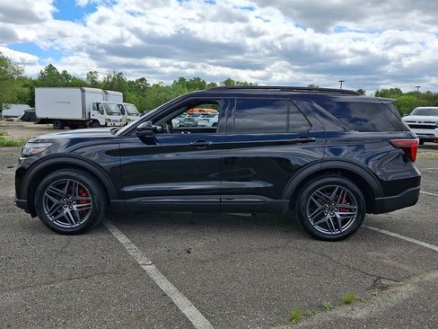 Used 2025 Ford Explorer ST w/ Sun And Sound Package AWD/4WD image 7