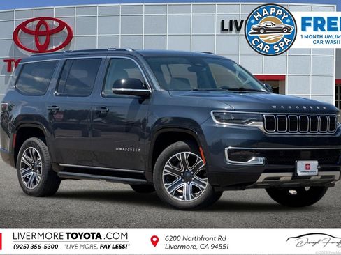 Used 2024 Jeep Wagoneer Series II AWD/4WD image 1