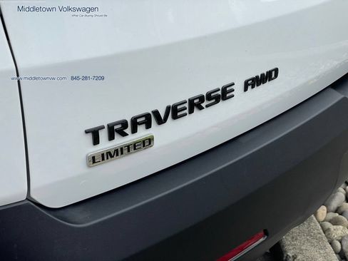 Used 2024 Chevrolet Traverse Limited RS AWD/4WD image 36