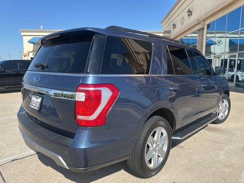 Used 2020 Ford Expedition XLT w/ Equipment Group 202A image 6