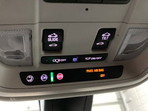 Used 2018 Chevrolet Traverse LT image 31