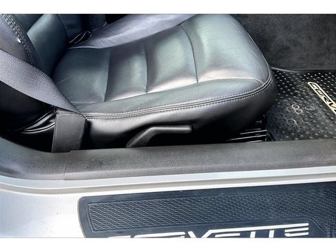Used 2007 Chevrolet Corvette Coupe RWD image 43