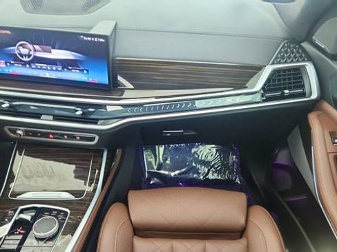 Used 2026 BMW X7 xDrive40i image 42