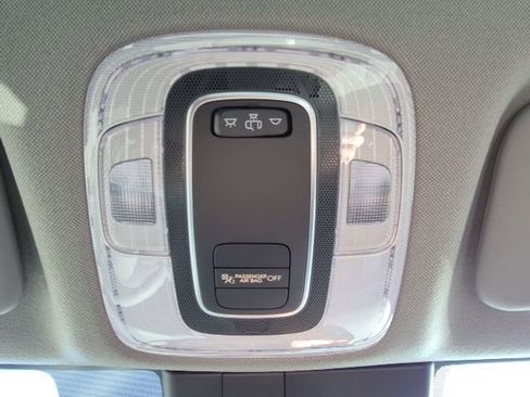 Used 2025 Hyundai Elantra SE image 31