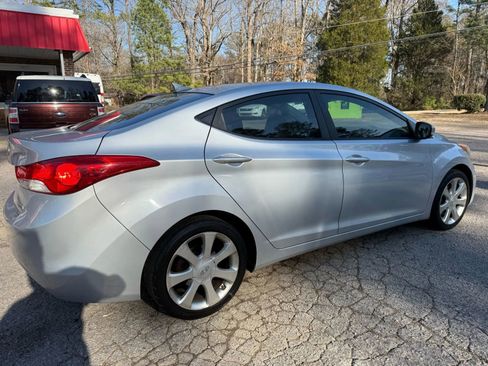 Used 2012 Hyundai Elantra Limited FWD image 4