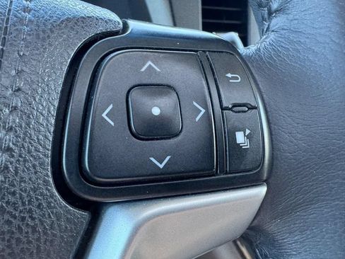 Used 2017 Toyota Sienna XLE FWD image 19