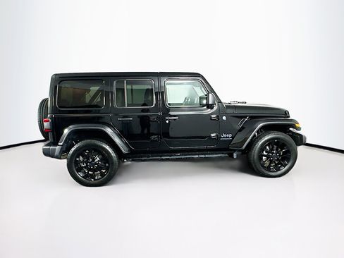 Used 2025 Jeep Wrangler Unlimited Sahara w/ Safety Group AWD/4WD image 10