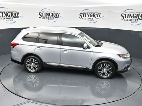 Used 2017 Mitsubishi Outlander ES FWD image 28