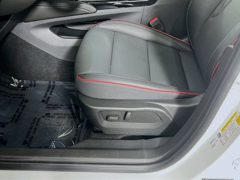 Used 2023 Buick Envision Essence w/ Sport Touring Package AWD/4WD image 18