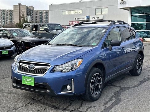 Used 2017 Subaru Crosstrek 2.0i image 5