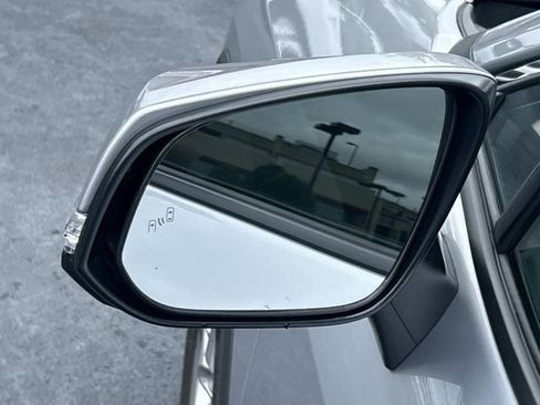 Used 2025 Toyota RAV4 XLE AWD/4WD image 15