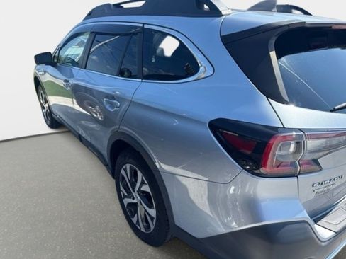 Used 2022 Subaru Outback Limited AWD/4WD image 2