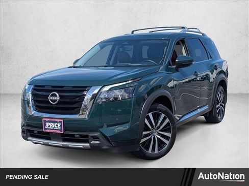 Used 2025 Nissan Pathfinder Platinum w/ Cargo Package AWD/4WD image 1