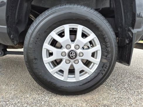 Used 2024 Toyota Tacoma SR5 AWD/4WD image 9