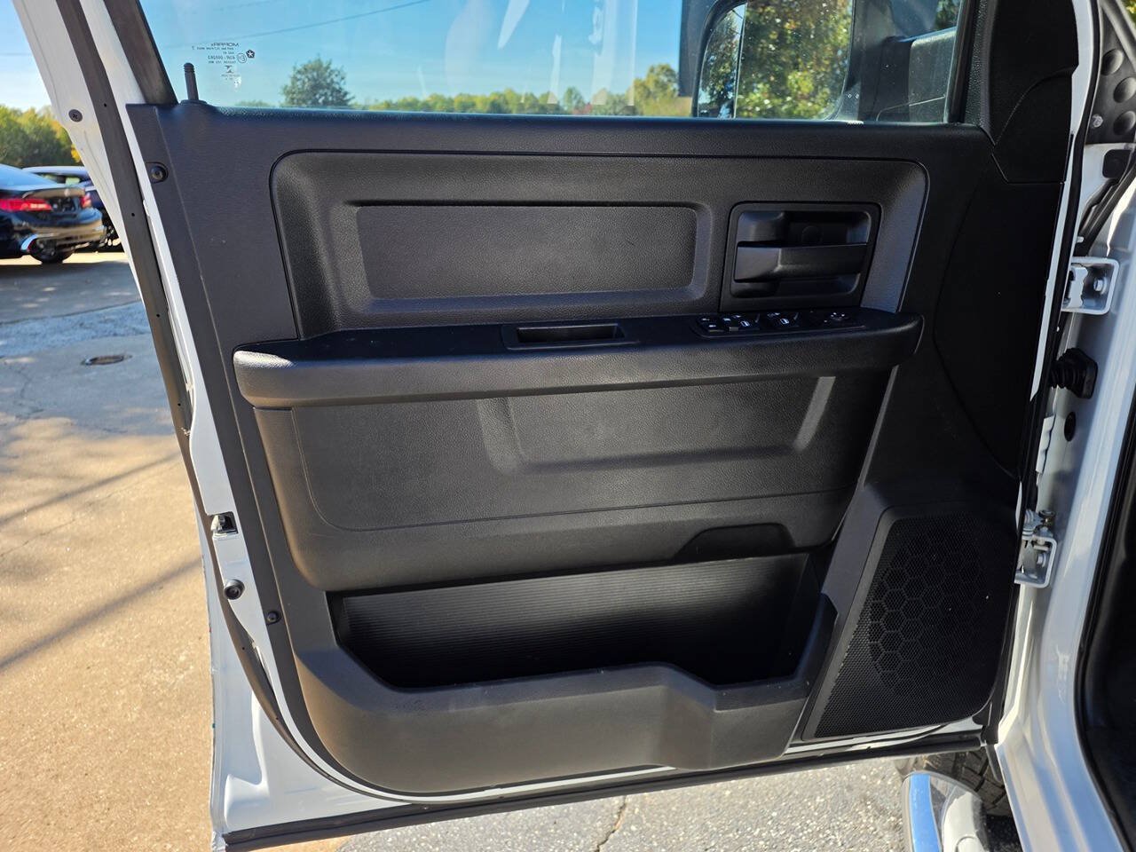Used 2019 RAM 3500 Tradesman w/ Chrome Appearance Group AWD/4WD image 17
