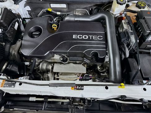 Used 2018 Chevrolet Equinox LT image 31