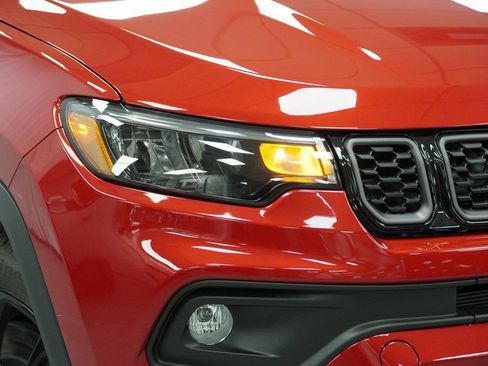 New 2026 Jeep Compass Latitude image 5