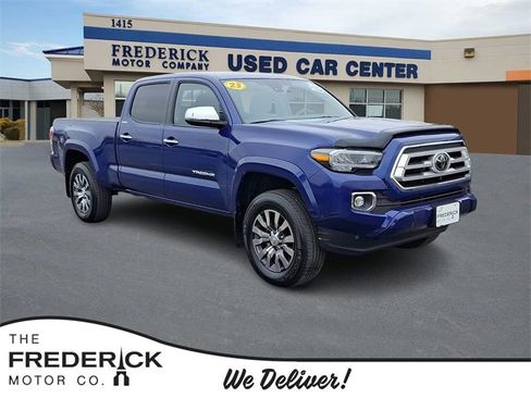 Used 2023 Toyota Tacoma Limited image 1
