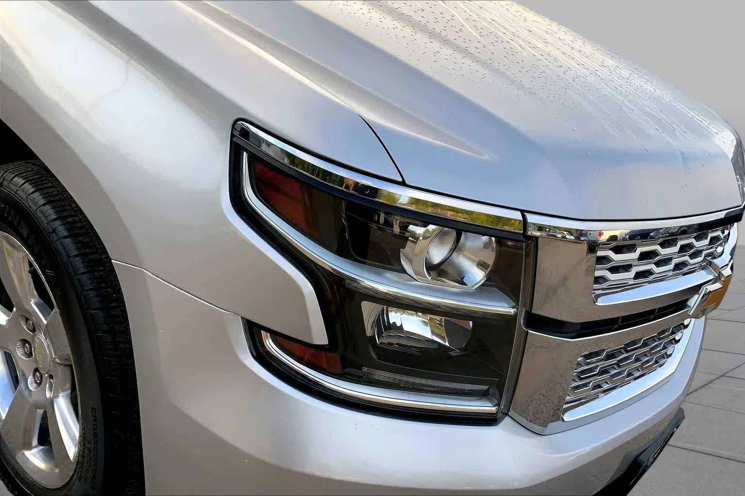 Used 2015 Chevrolet Suburban LS RWD image 27