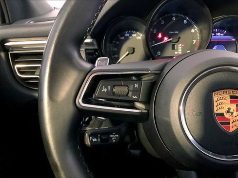 Certified 2023 Porsche Macan image 27