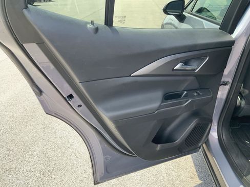 Used 2025 Chevrolet Equinox EV LT w/ LPO, All-Weather Mat Package FWD image 45
