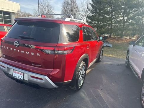 Used 2024 Nissan Pathfinder SL image 6