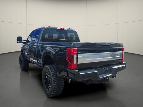 Used 2020 Ford F350 Platinum w/ FX4 Off-Road Package AWD/4WD image 2