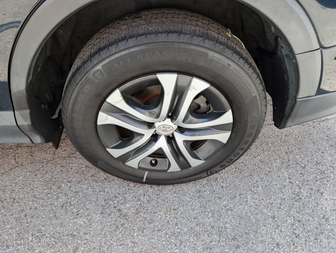 Used 2017 Toyota RAV4 LE FWD image 26
