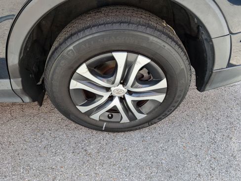 Used 2017 Toyota RAV4 LE image 26