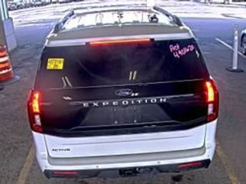 Used 2025 Ford Expedition Active image 5