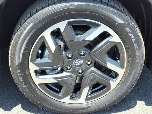 Used 2025 Subaru Forester Premium AWD/4WD image 9