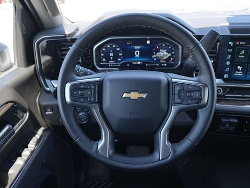 Used 2025 Chevrolet Silverado 2500 LT w/ Convenience Package AWD/4WD image 32