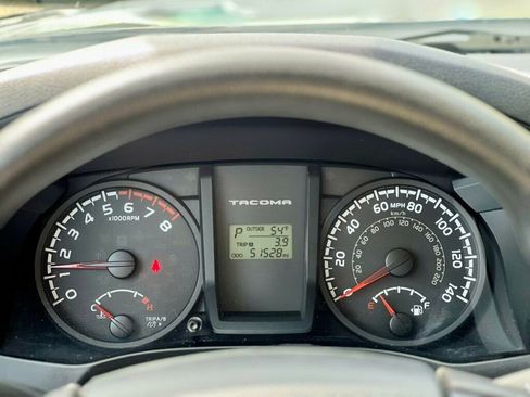 Used 2016 Toyota Tacoma SR image 15