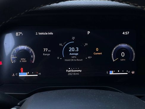Used 2023 Jeep Grand Cherokee Limited w/ Black Appearance Package AWD/4WD image 17