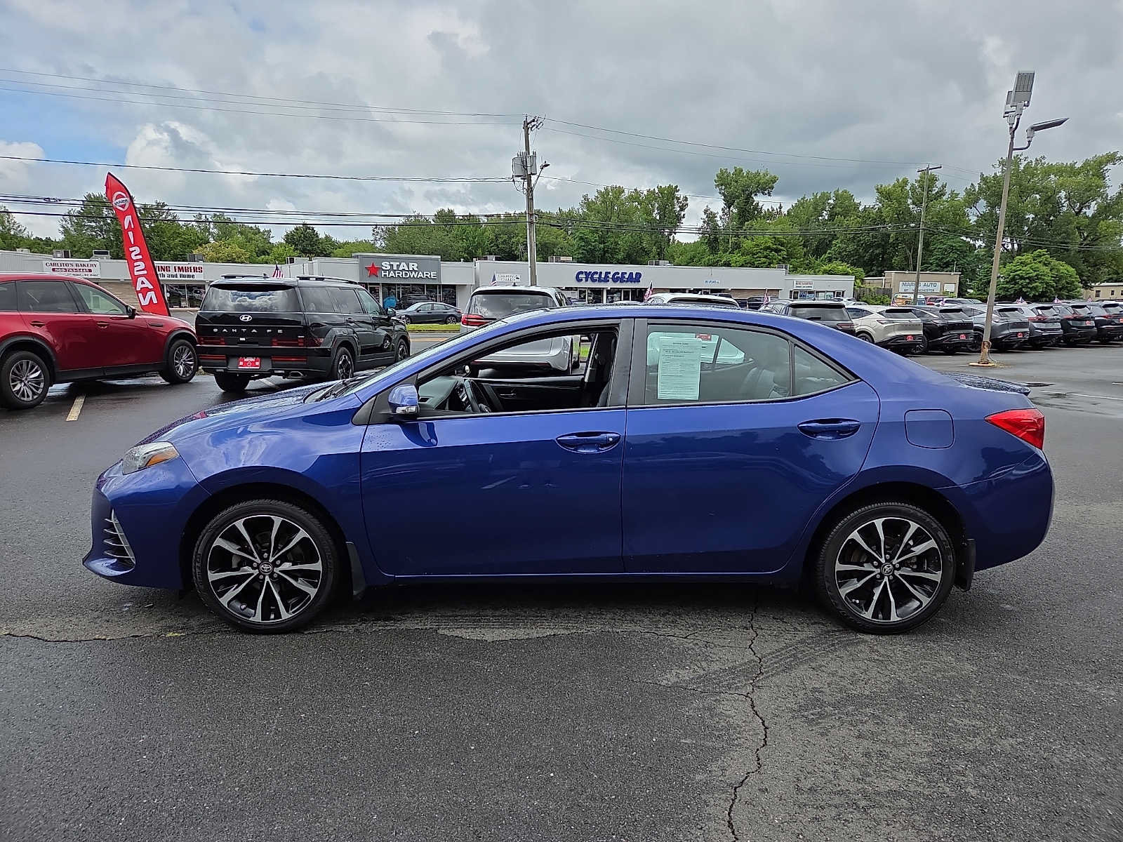 Used 2018 Toyota Corolla XSE FWD image 7