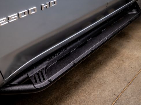 Used 2024 Chevrolet Silverado 2500 ZR2 w/ Technology Package image 24