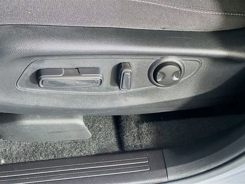 Used 2025 Honda CR-V EX image 13