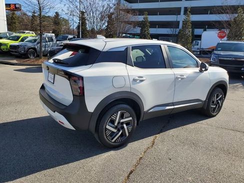 Certified 2025 Nissan Kicks SV image 4