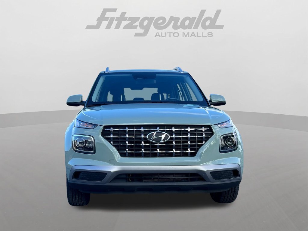 Used 2025 Hyundai Venue SEL FWD image 6