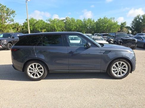 Used 2025 Land Rover Range Rover Sport image 5