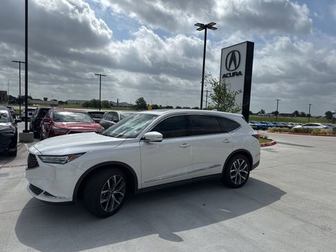 Used 2024 Acura MDX FWD w/ Technology Package image 4