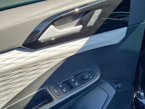Certified 2022 Volkswagen Taos S FWD image 16