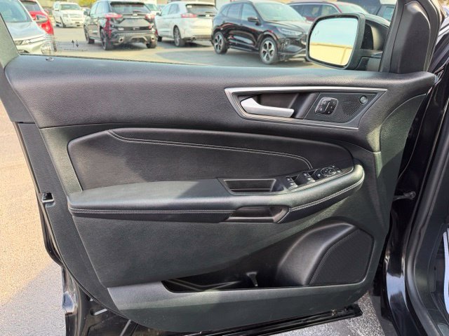 Used 2024 Ford Edge Titanium w/ Equipment Group 301A AWD/4WD image 21